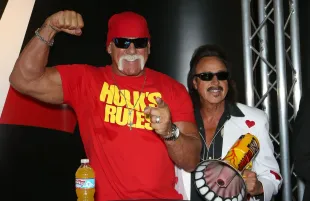 Hulk Hogan with Jimmy Hart (Image via Getty)