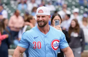 Joey Swoll (Photo: Instagram/@joeyswoll)