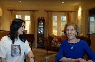 Dodie Osteen with her daughter April (Image via YouTube/April Osteen Simons)