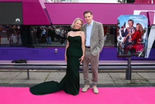Liam Neeson and Pamela Anderson (Image via Getty)