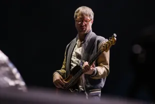 Mickey Madden during a Maroon 5 concert in Sao Paulo, Brazil (Photo by Mauricio Santana/Getty Images)