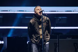 Fan Dies After Fall at Oasis Concert in London; Investigation Ongoing